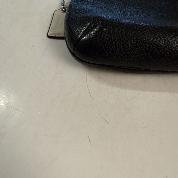 Coach Park Turnlock Black Pebbled Leather Wristlet Wallet - Picture 10 of 10